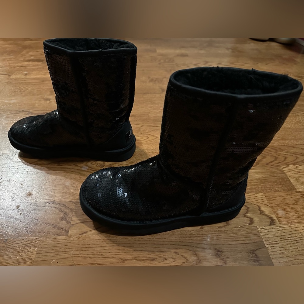 Rare Classic Short Black Sequin UGG Boots Size 7 - Picture 8 of 9